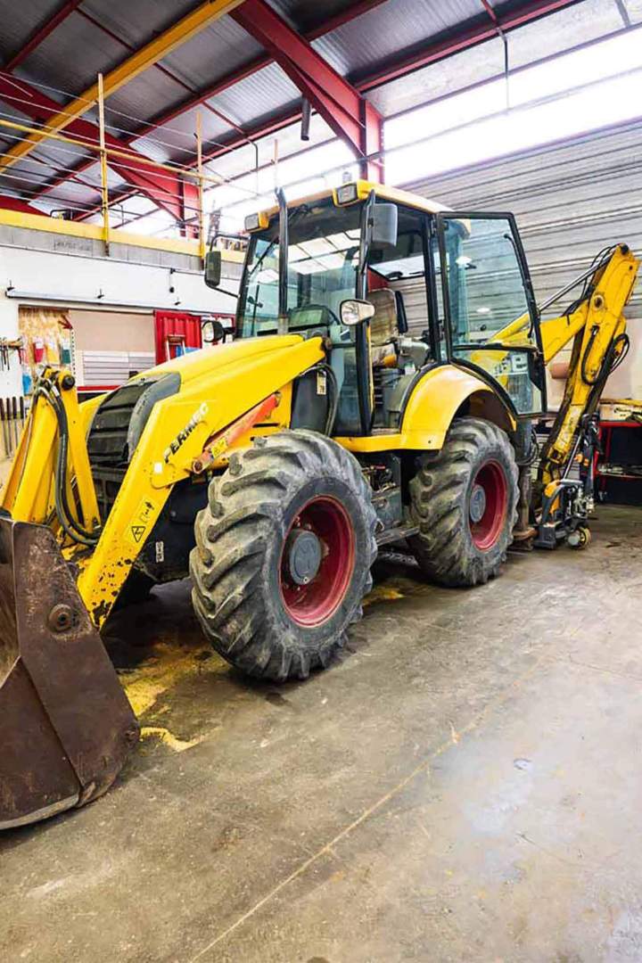 Pelle hydraulique Peyre en Aubrac